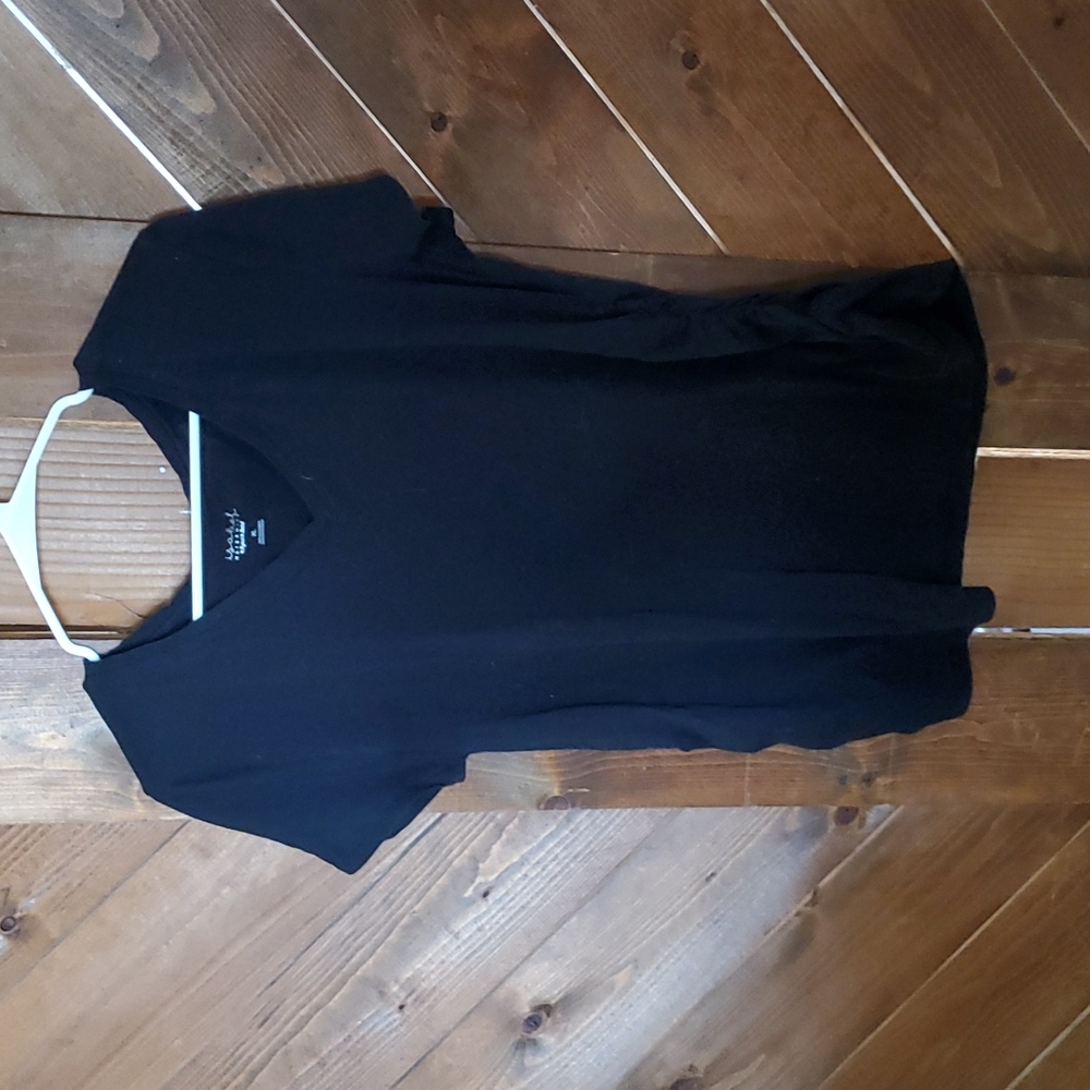 FOUR SHIRTS!  Maternity shirt bundle